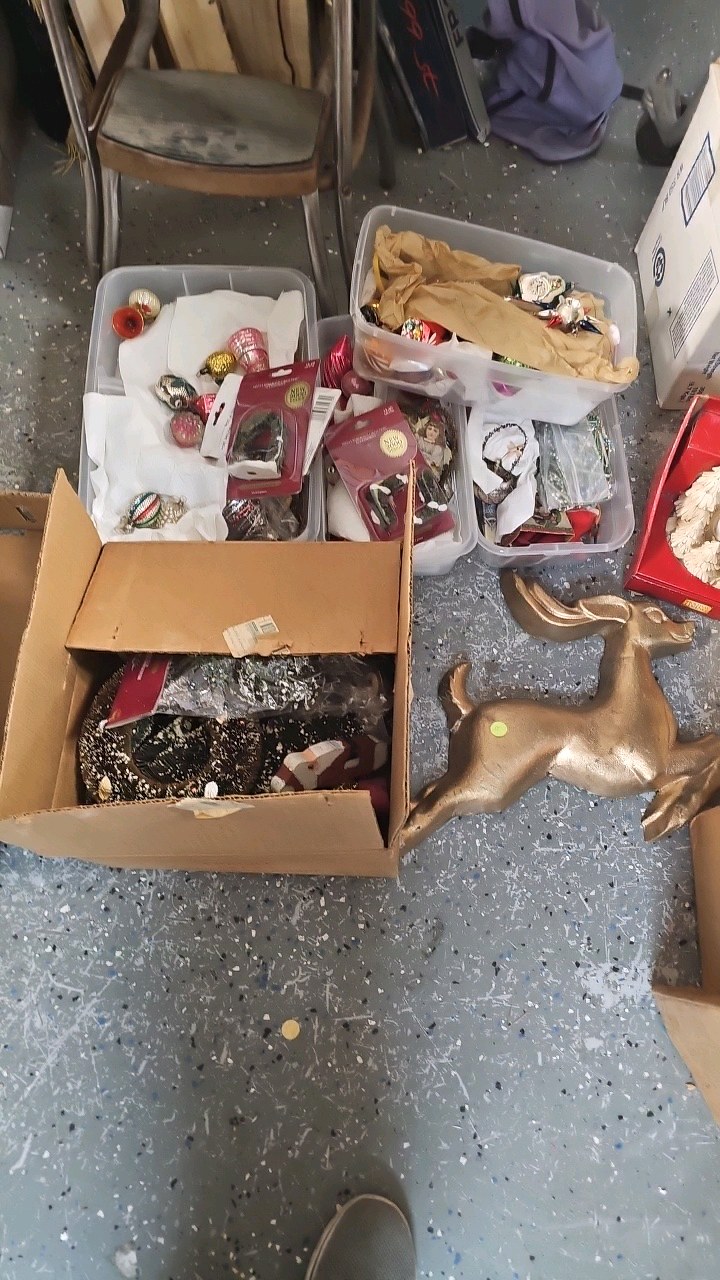 lot 35 image: Vintage Christmas Lot as Pictured