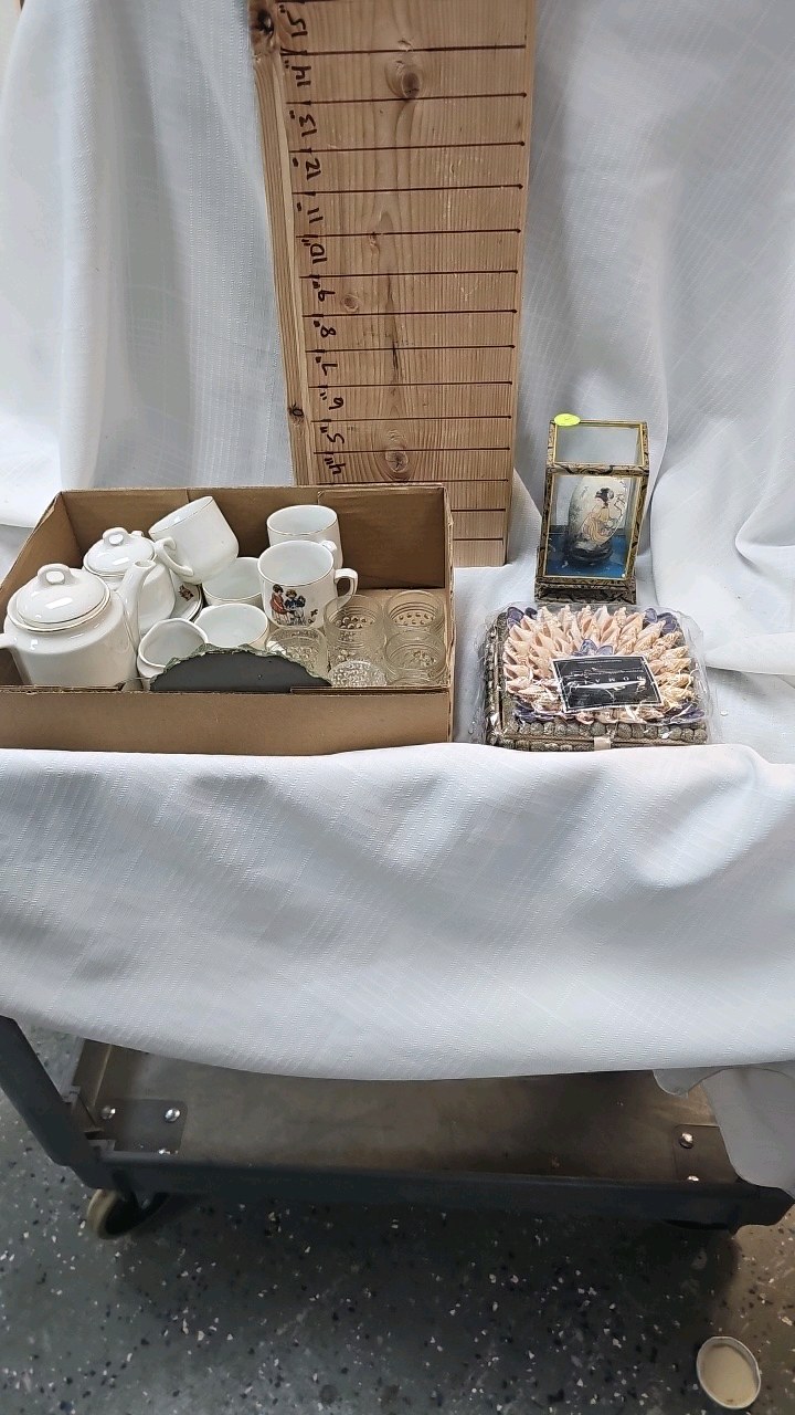 lot 50 image: Shell Trinket Box, Tea Set, Painted Egg Dcor