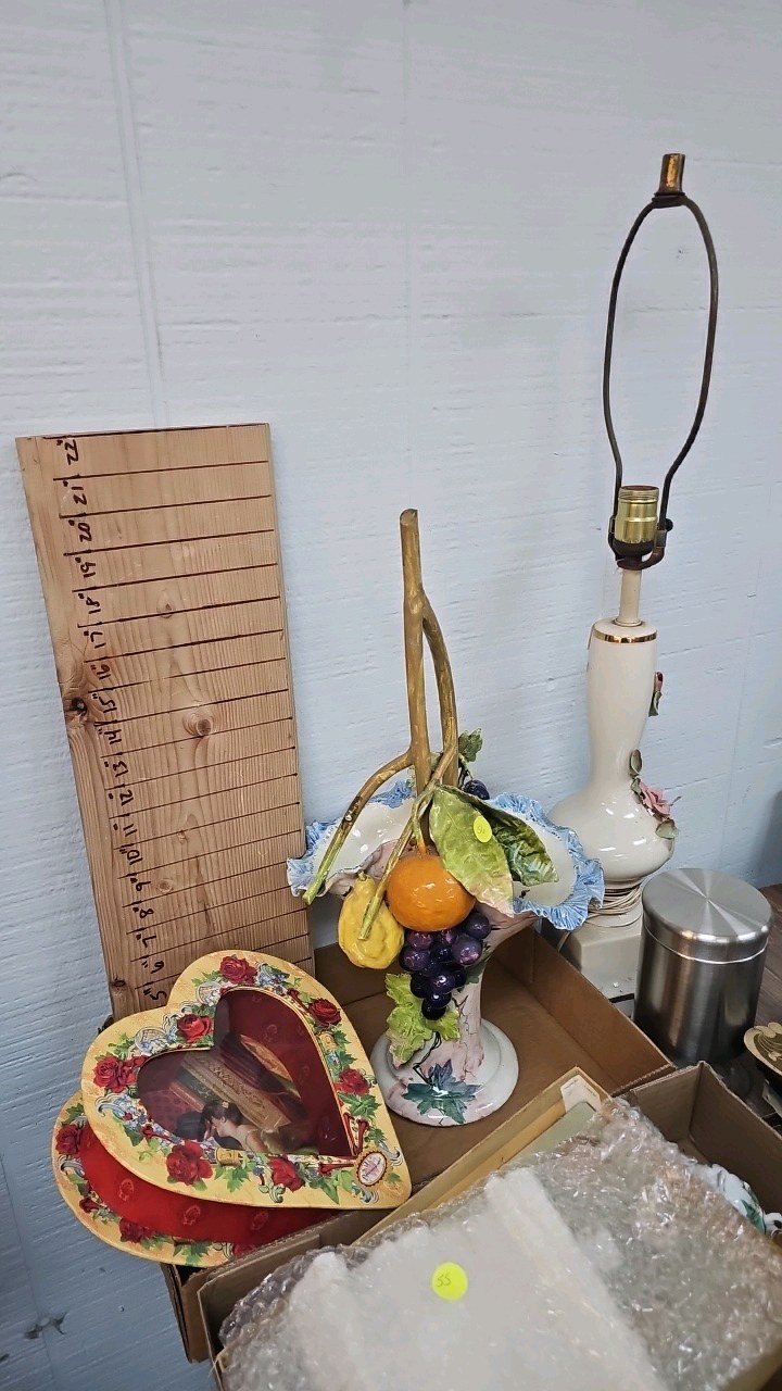 lot 56 image: Handcrafted Fruit Motiff Vase, Lamp, ETC