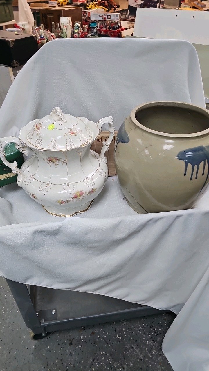 lot 64 image: Vintage Porcelain Tureen, Pottery Style Planter, misc