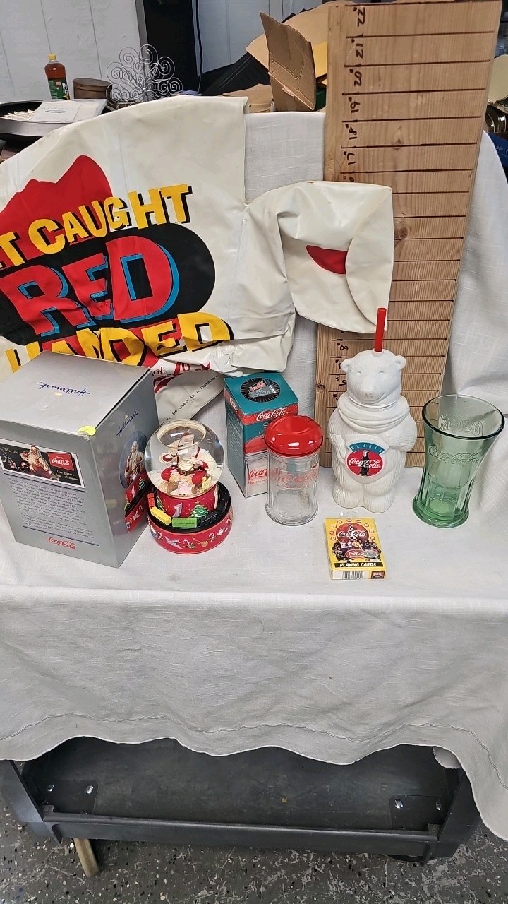 lot 74 image: Coca Cola Sugar Shaker wbox, Santa Snow Globe by Hallmark