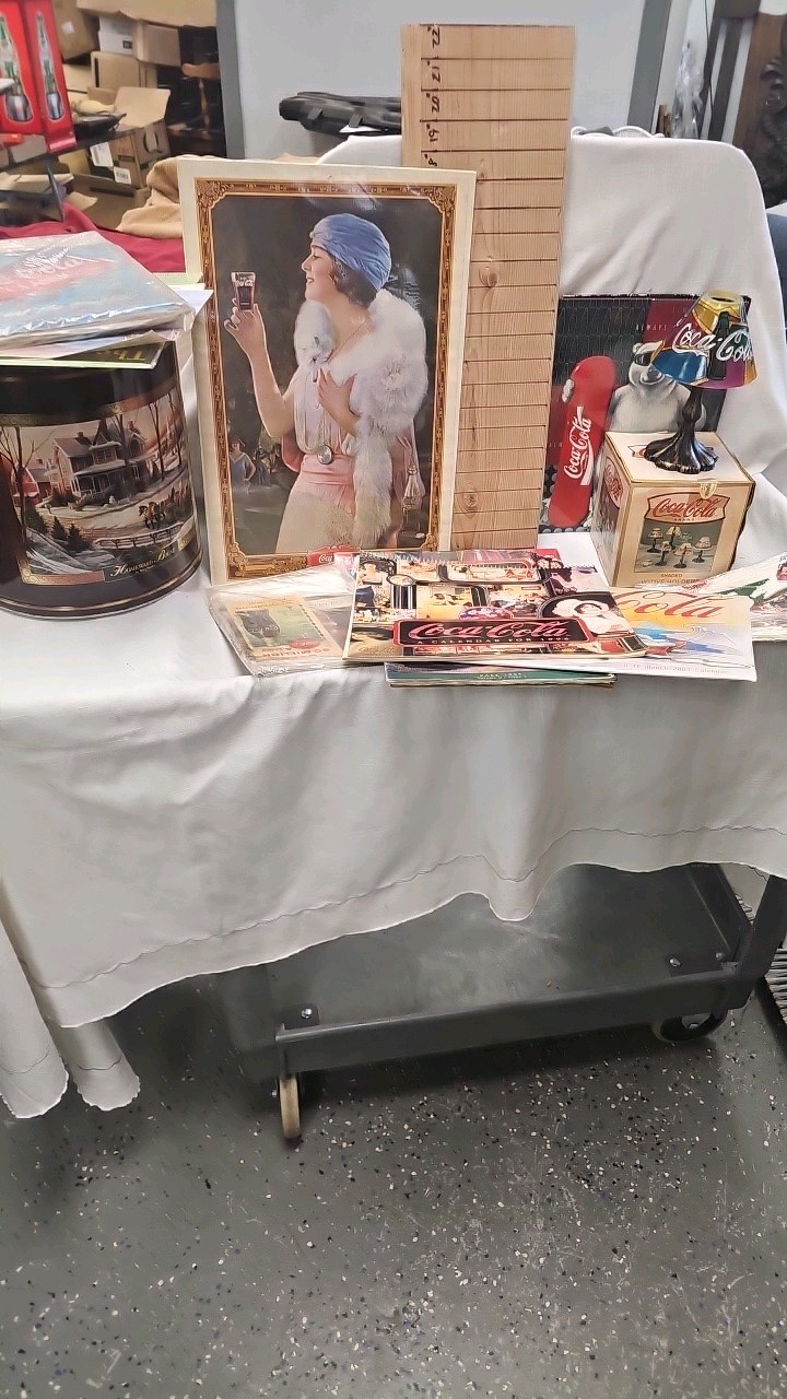 lot 8 image: Coke Lot wCrateCalendars-ads-misc