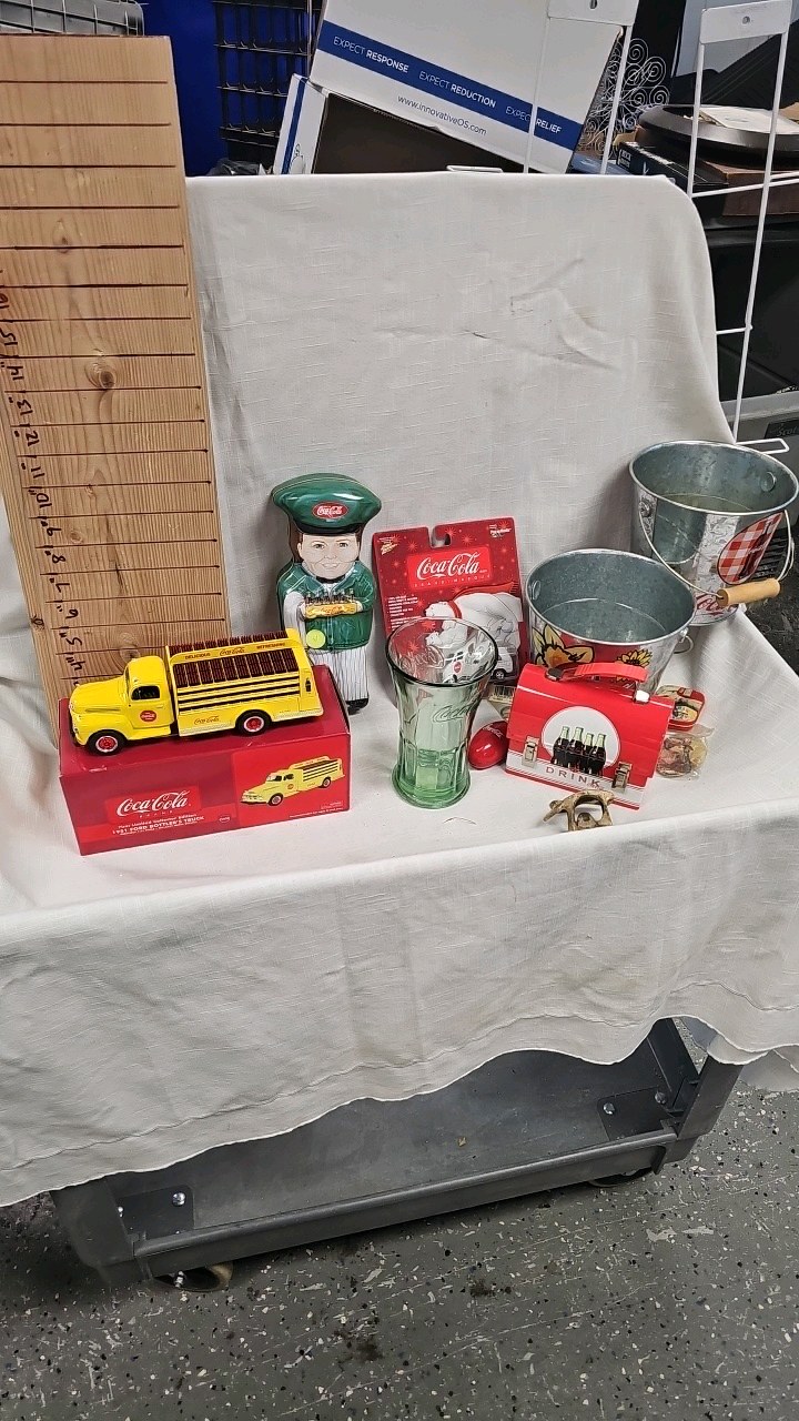lot 81 image: Coca Cola Collectible lot with Die Cast Truck