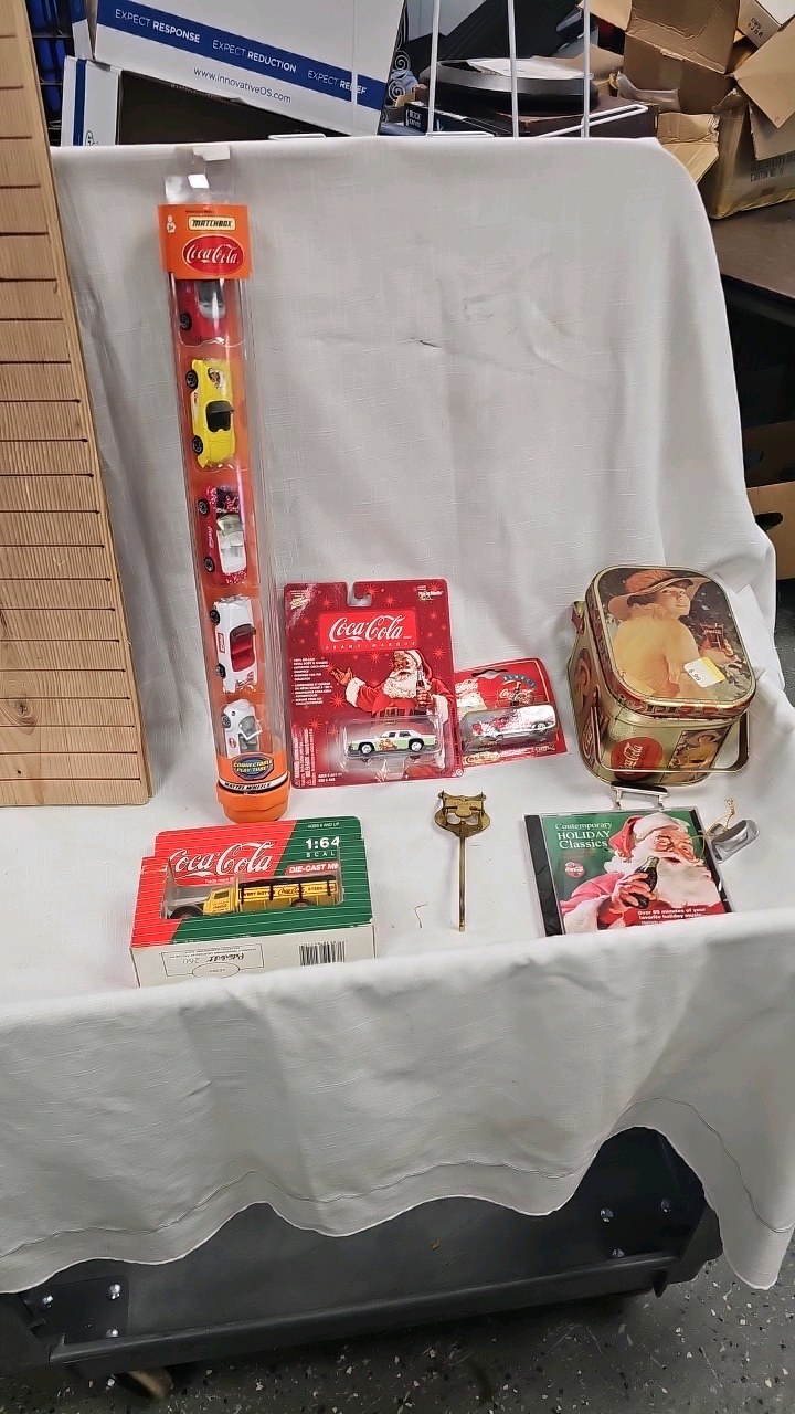 lot 82 image: 164 Die Cast Coke Truck, Collector Die Cast Cars, Tins