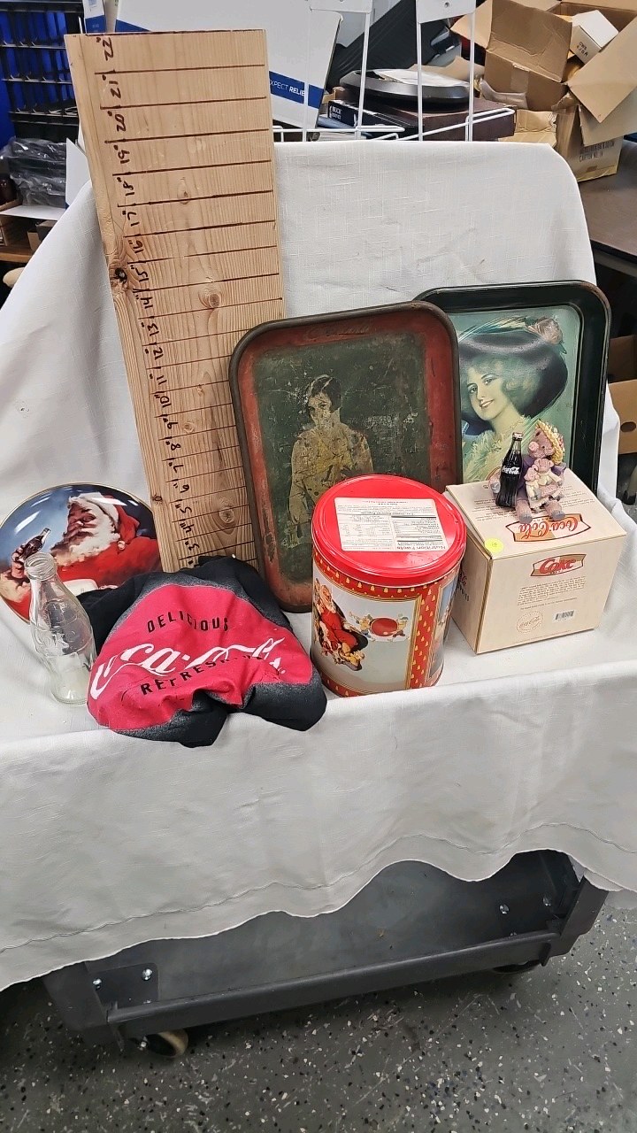 lot 90 image: Coca Cola Bottle Buddies, Trap, Plate, Shirt