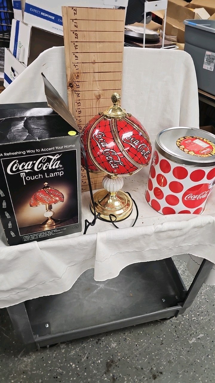 lot 94 image: Coke Touch Lamp
