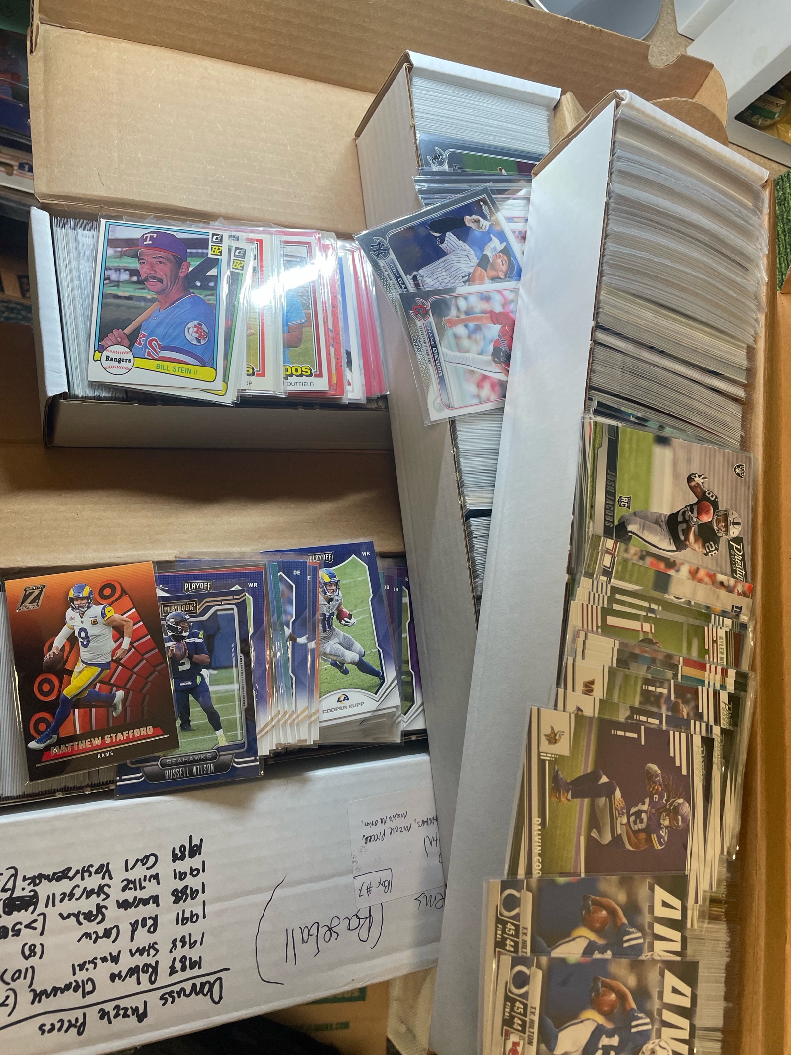 lot 106 image: Mixed Sport- Five 900 Count boxes & Sleeved 