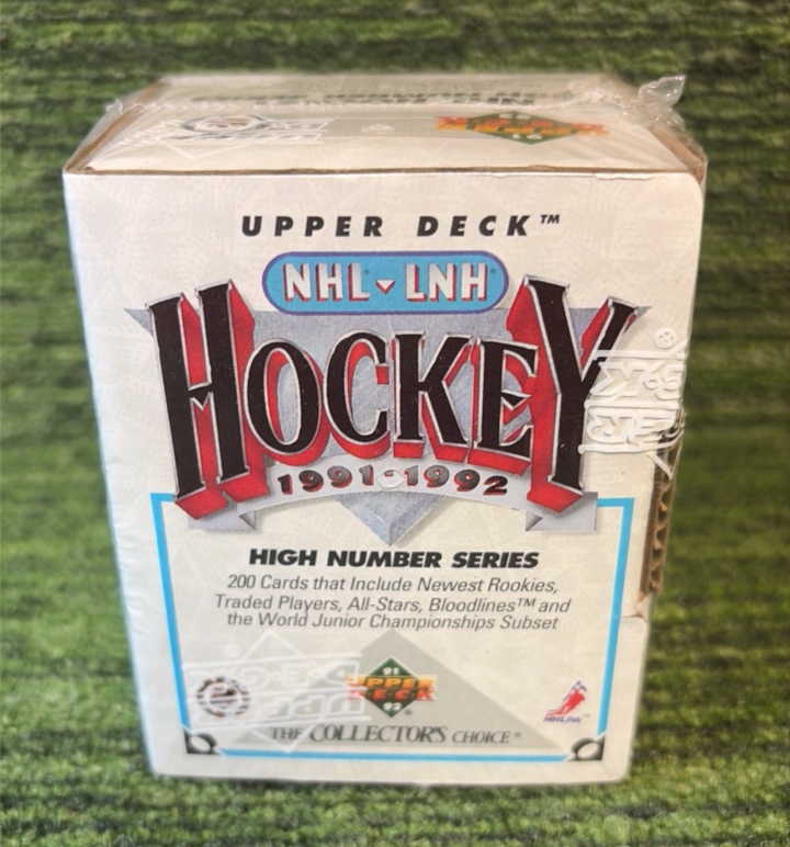 lot 107A image: 19911992 Upper Deck NHL Hockey High number Series Factory Sealed (200 cards)