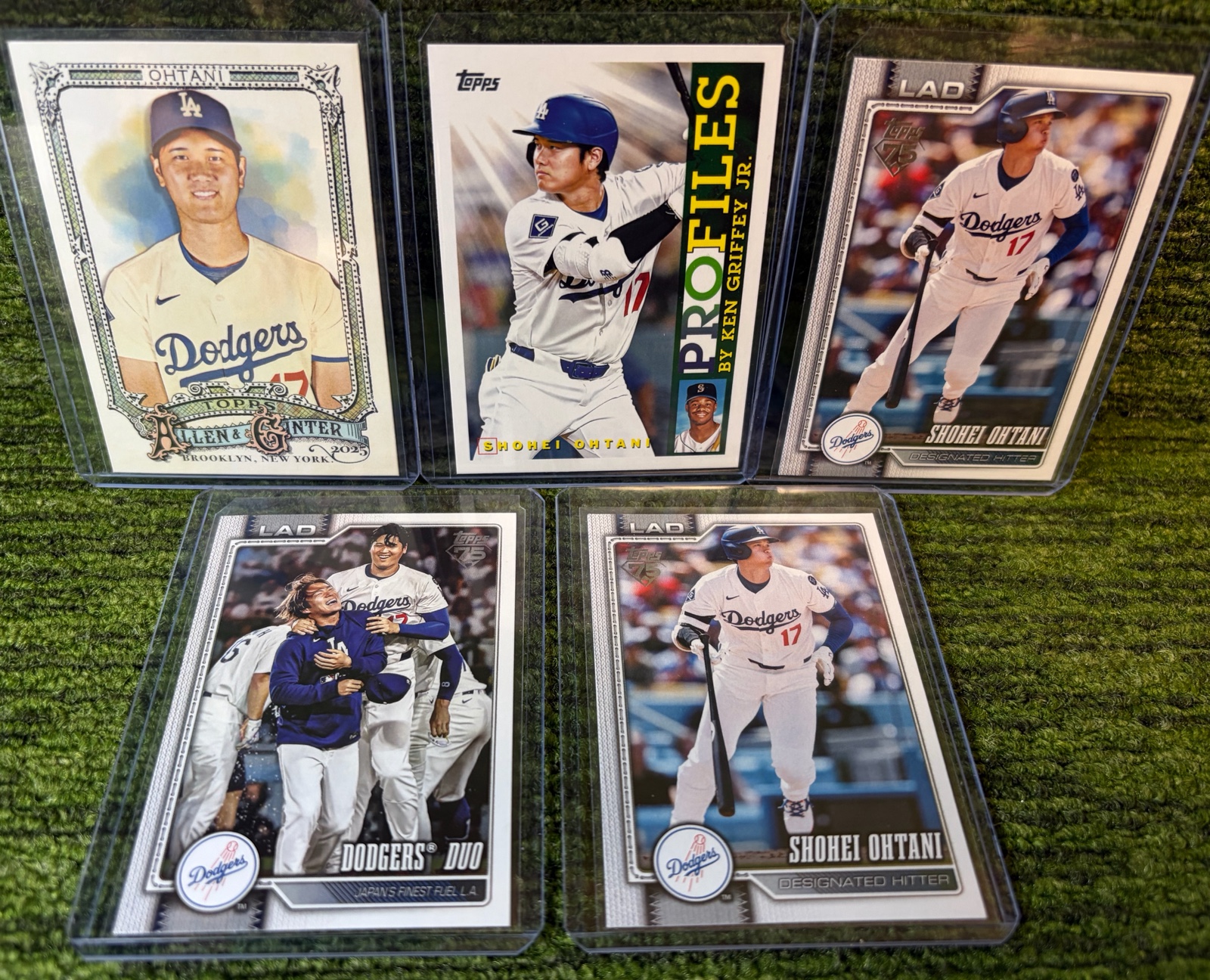 lot 152A image: SHOHEI OHTANI Mixed Lot 5 Cards in Total- Los Angeles Dodgers- Legend