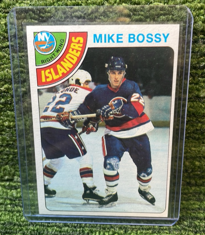 lot 32 image: 1978 Topps NHL MIKE BOSSY New York Islanders, Right Wing