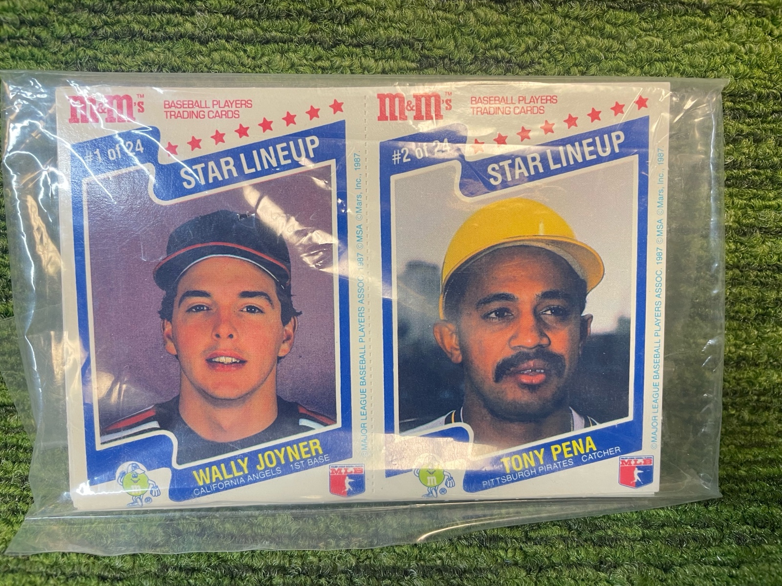 lot 62 image: 1987 Star Lineup Cards M&Ms Uncut (#1 24)