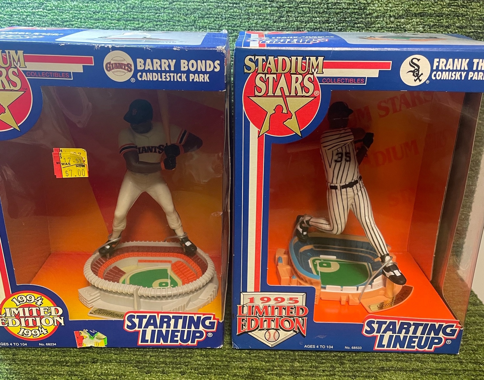 lot 7 image: 1994 and 95 Limited Edition Starting Lineup Barry Bonds, Frank Thomas, in the Box Good Condition