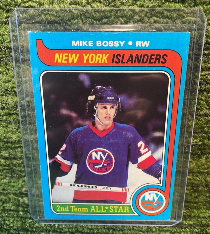 lot 88 image: 1979 Topps NHL Mike Bossy New York Islanders All-Star