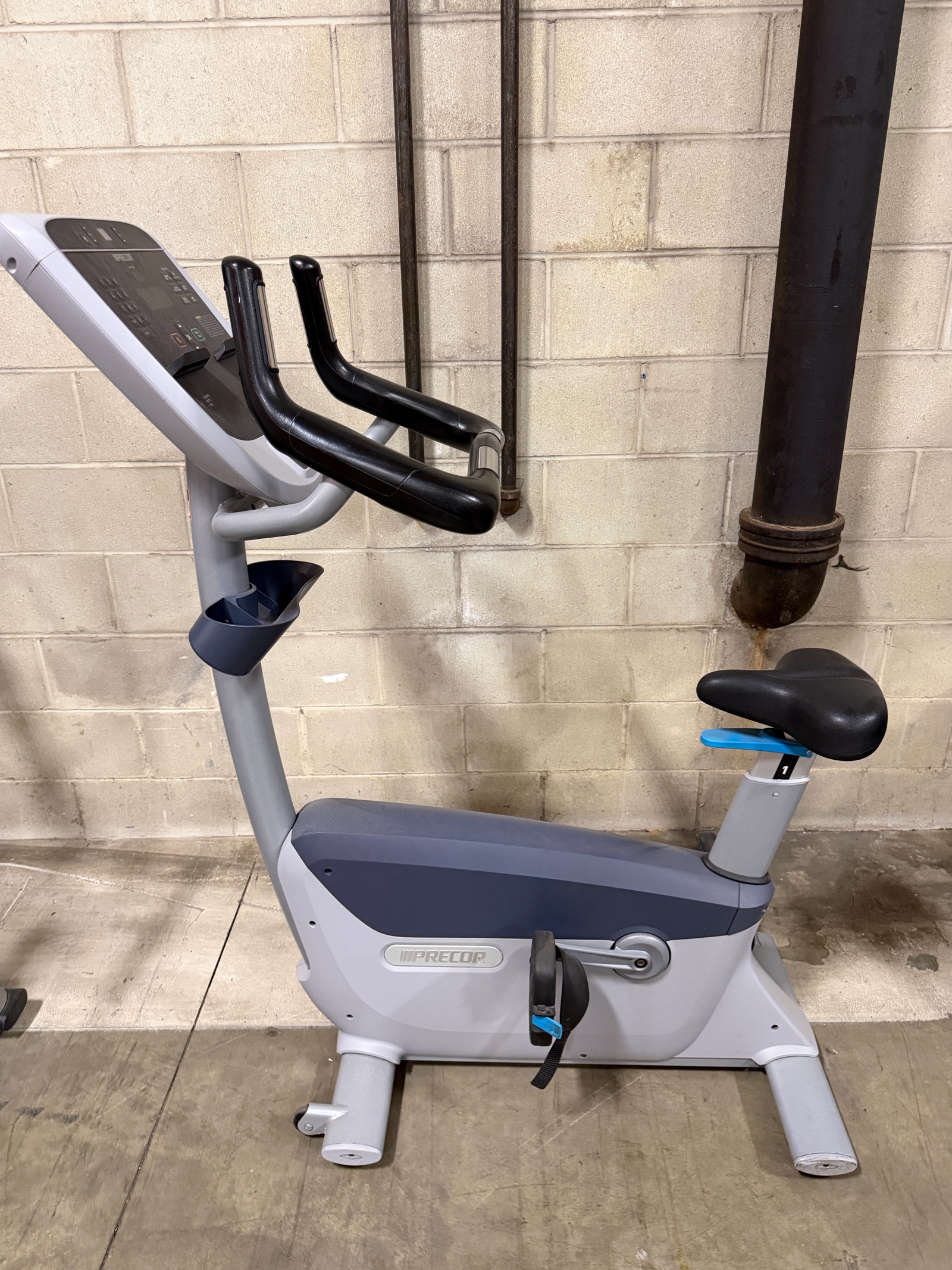 lot 13 image: Precor Commercial Upright Exercise Bike