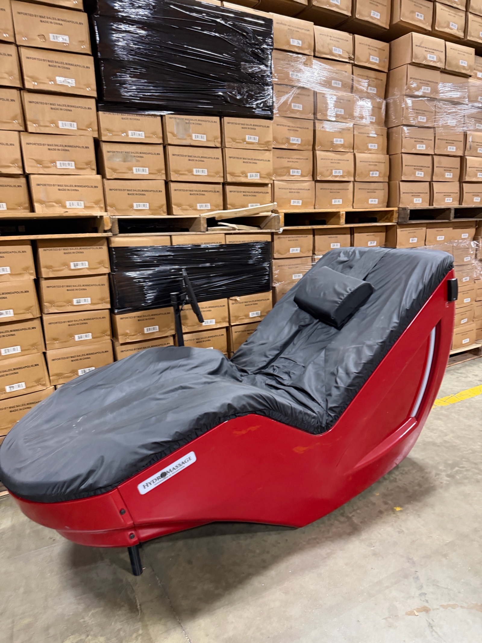 lot 21 image: HydroMassage Recovery Lounge Chair with Tablet Screen