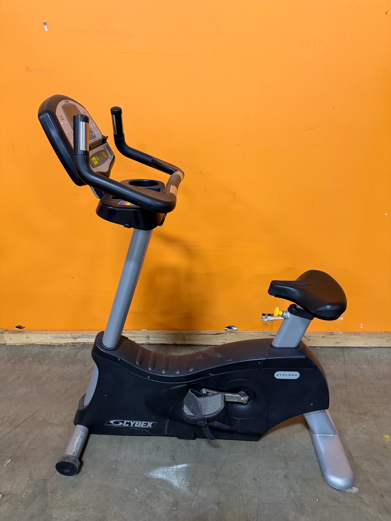 lot 29 image: Cybex Cyclone Upright Exercise Bike - Commercial Cardio Fitness Bike