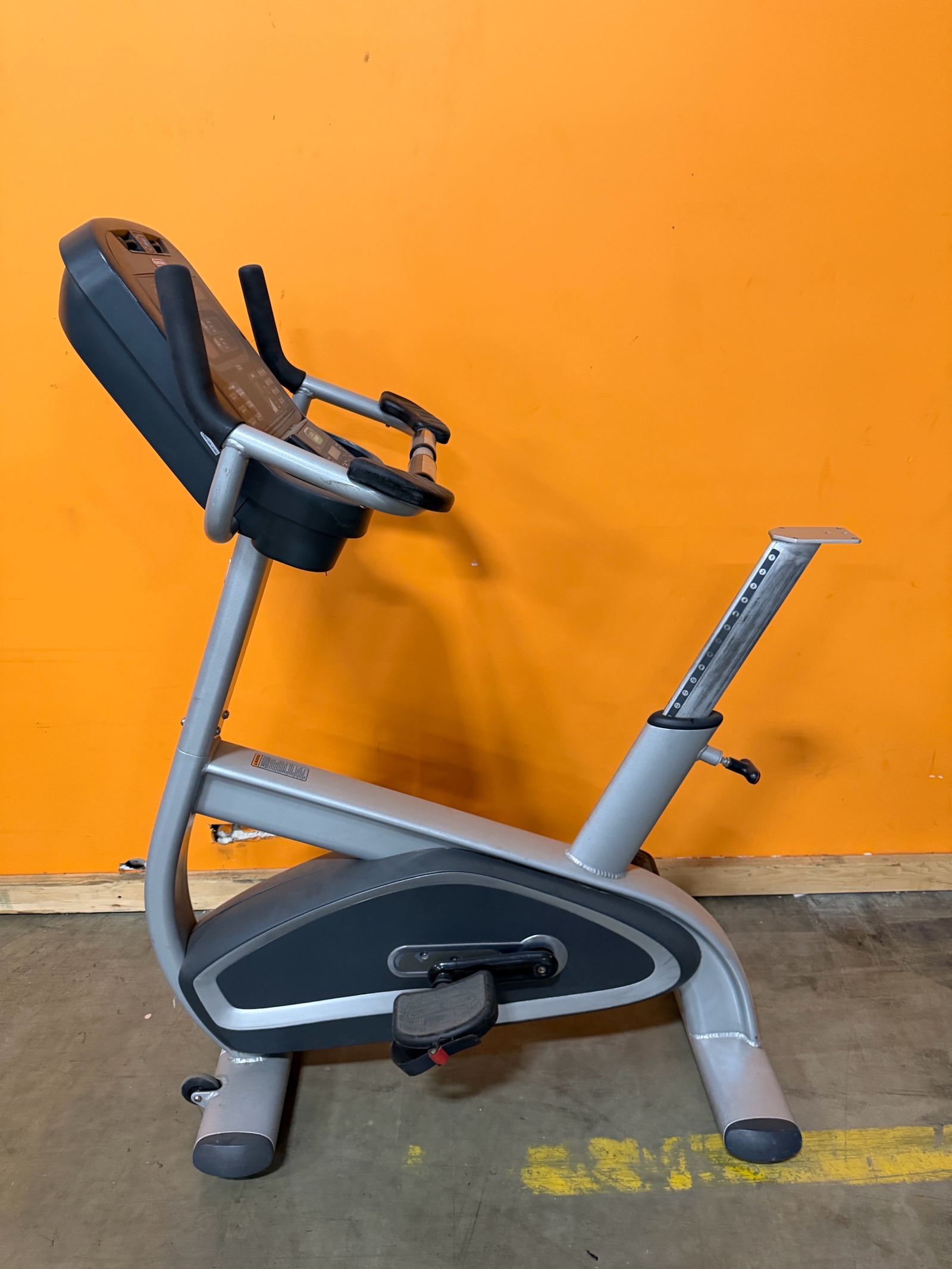 lot 30 image: Star Trac UB Commercial Upright Exercise Bike - For Parts or Repair