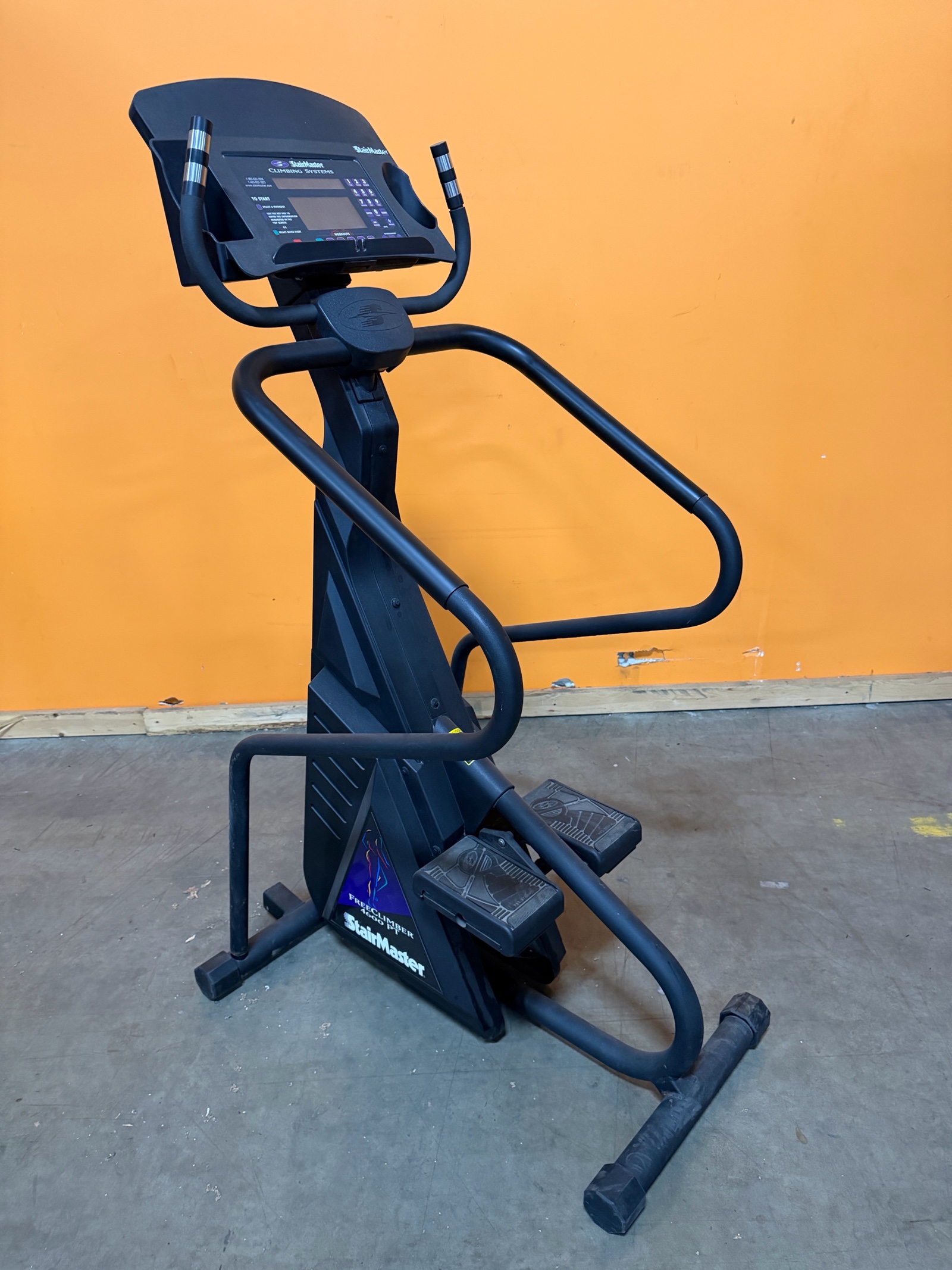 lot 32 image: StairMaster FreeClimber 4600 PT Stepper Machine - For Parts or Repair