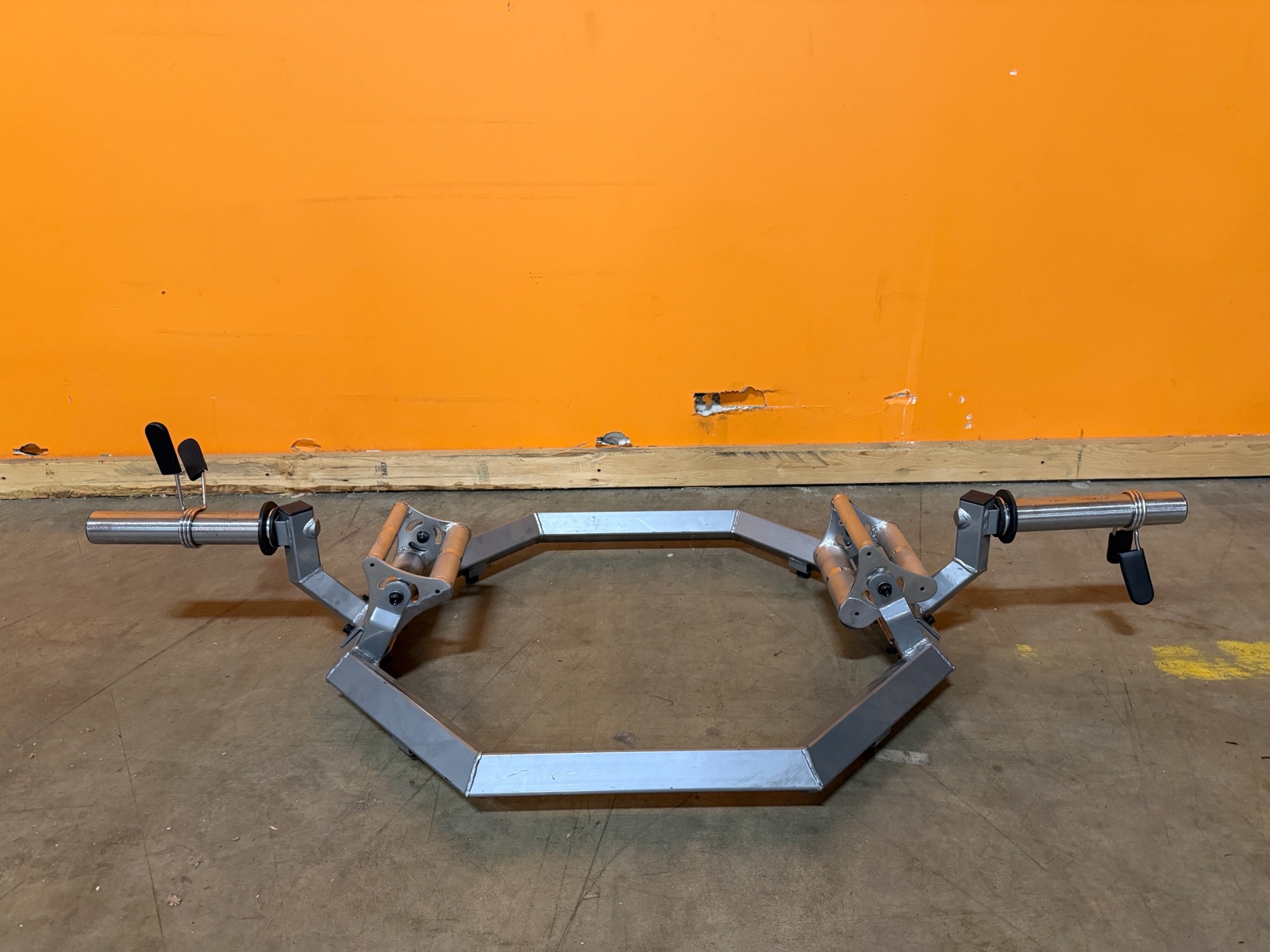 lot 35 image: Olympic Hex Trap Bar with Built-In Jack - Heavy Duty