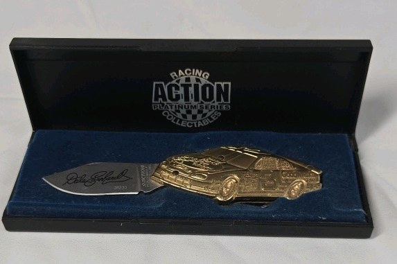 lot 132 image: Dale Earnhardt Sr. #3 Goodwrench Racing Action Pocket Knife  Gold Plated Collectible in Box