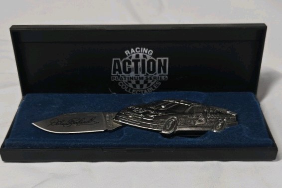lot 133 image: Dale Earnhardt Sr. #3 Goodwrench Racing Action Pocket Knife  Silver Plated Collectible in Box