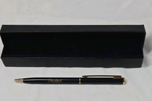 lot 134 image: Vintage Dale Earnhardt Black Ballpoint Pen  Gold Signature & Trim in Box