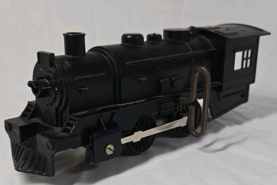 lot 138 image: Vintage Black Wind-Up Toy Steam Locomotive