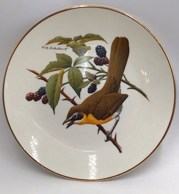 lot 175 image: Vintage Avon Yellow-Breasted Chat Songbird Plate  Don Eckelberry Design