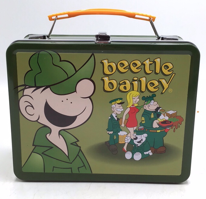 lot 183 image: Vintage Beetle Bailey Lunchbox  2002 Bosley Boxes Green Metal with Characters