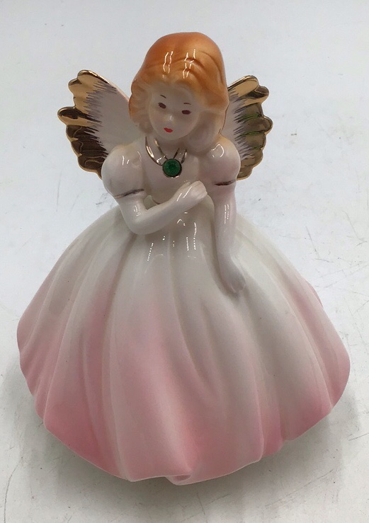 lot 20 image: Vintage Josef Angel Figurine  Praying Girl with Wings