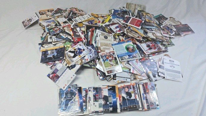 lot 254 image: Large Lot of Mixed Sports Trading Cards