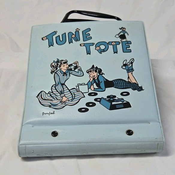 lot 274 image: Vintage Tune Tote Record Carry Case with 45s