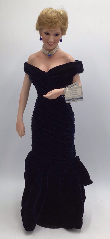 lot 38 image: Vintage Ashton-Drake Porcelain Doll  Diana, Princess of Wales