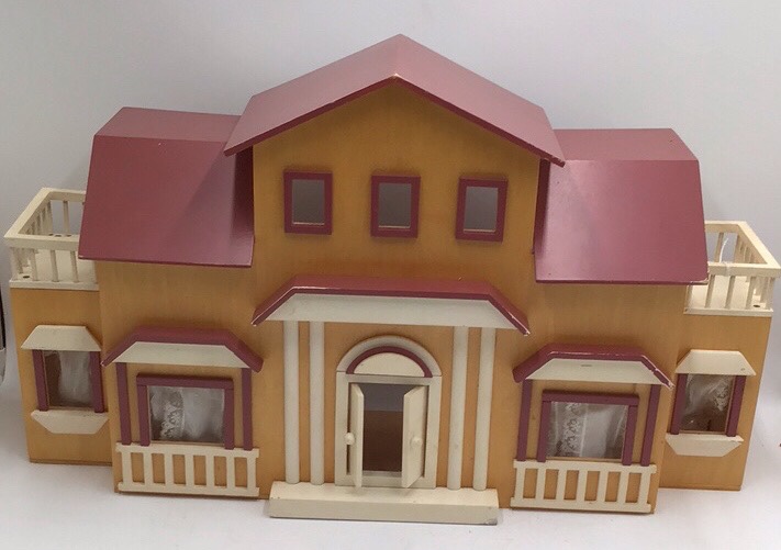 lot 42 image: Vintage Wooden Dollhouse