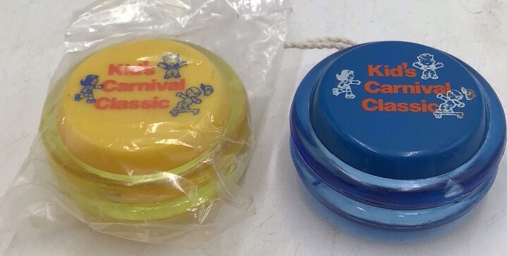 lot 57 image: Vintage Kids Carnival Classic Yo-Yos  Yellow and Blue