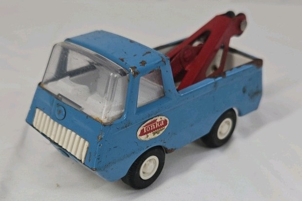 lot 79 image: Vintage Tonka Wrecker Tow Truck