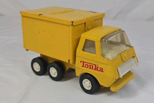 lot 83 image: Vintage Tonka Delivery Truck