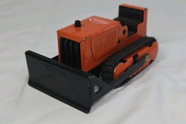 lot 88 image: Vintage Tonka Crawler Dozer
