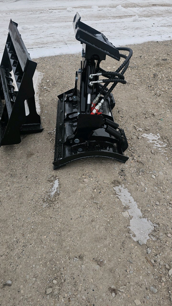 lot 100 image: Mini Skid Steer Snow Blade