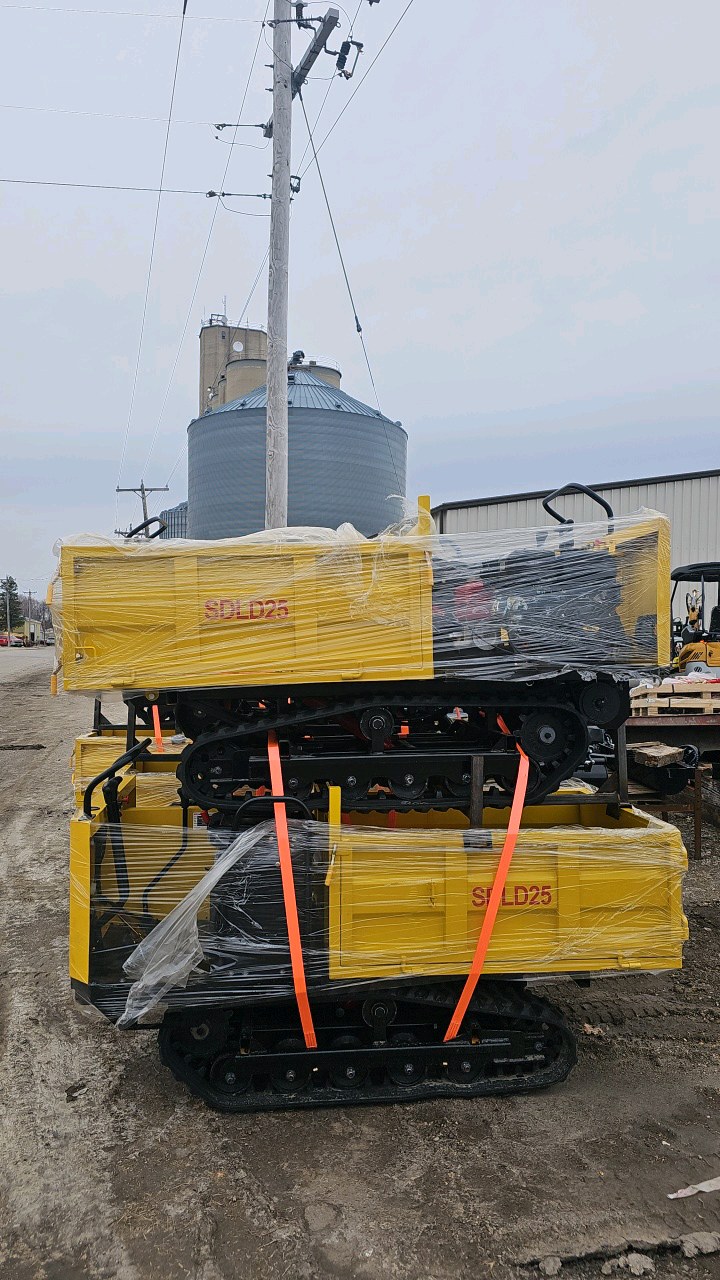 lot 105 image: SDLANCH SDLD25 Crawler Dumper with Seat