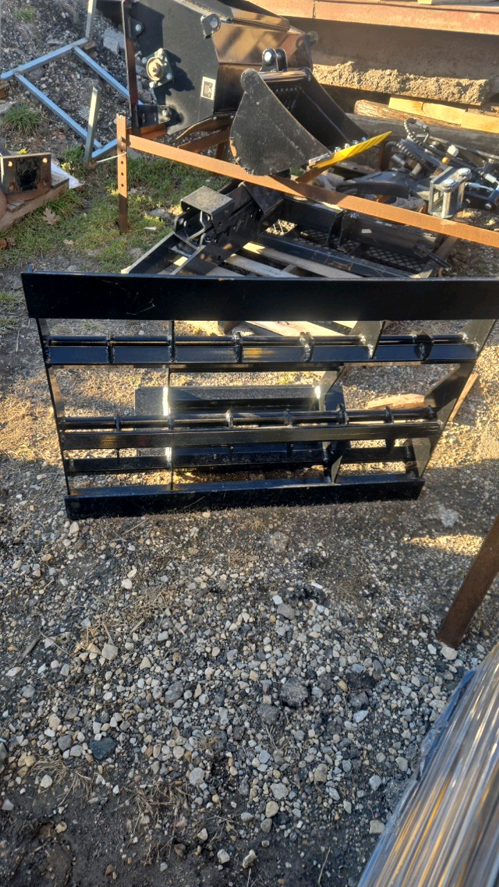 lot 26 image: Mini Excavator Land Leveler