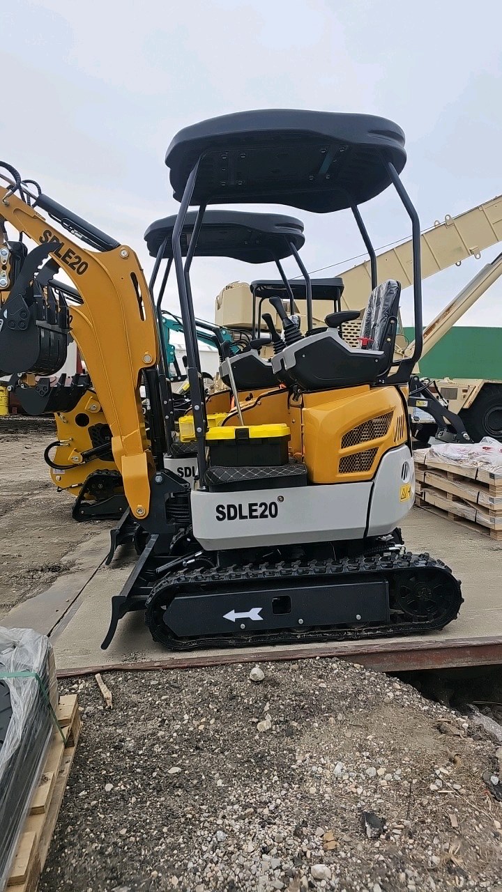 lot 86 image: SDLANCH SDLE20 Mini Excavator wYanmar Diesel