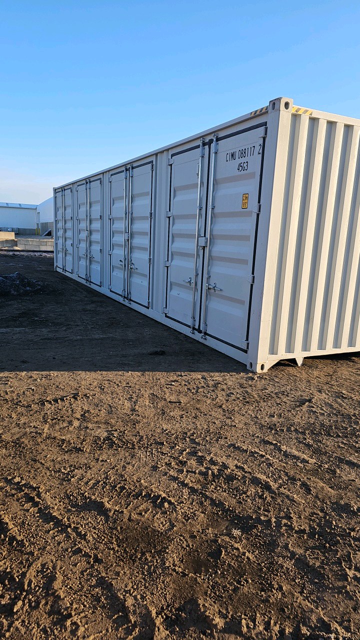 lot 87 image: 40FT CONTAINER WITH 4 DOORS