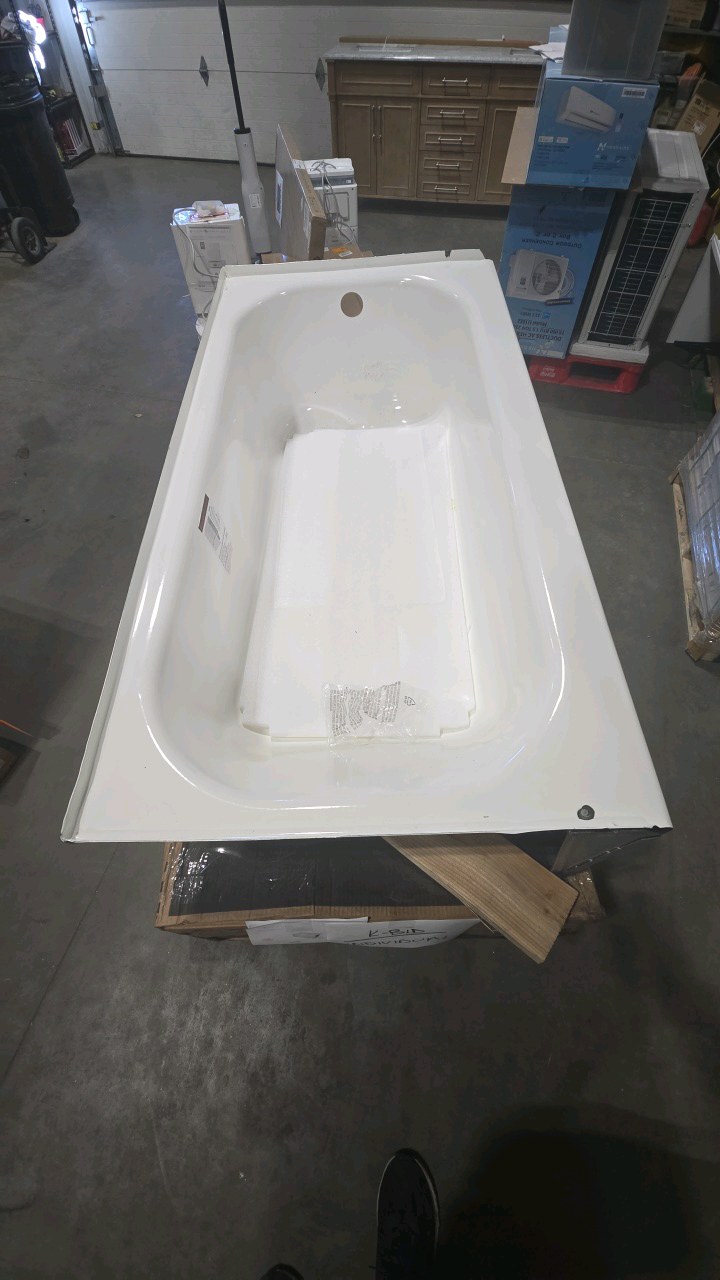 lot 101 image: Bootz Industries Maui 60 in. x 30 in. Alcove Soaking Bathtub with Right Drain in White