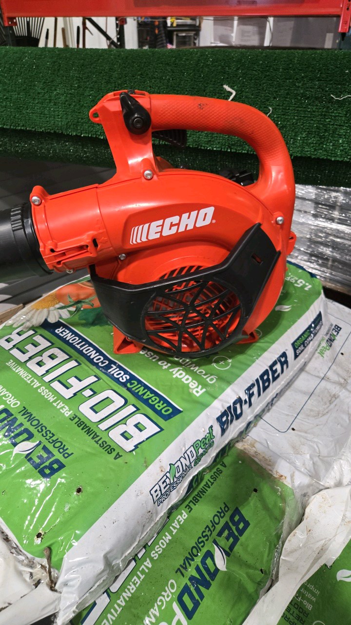 lot 112 image: ECHO 170 MPH 453 CFM 25.4 cc Gas 2-Stroke Handheld Leaf Blower