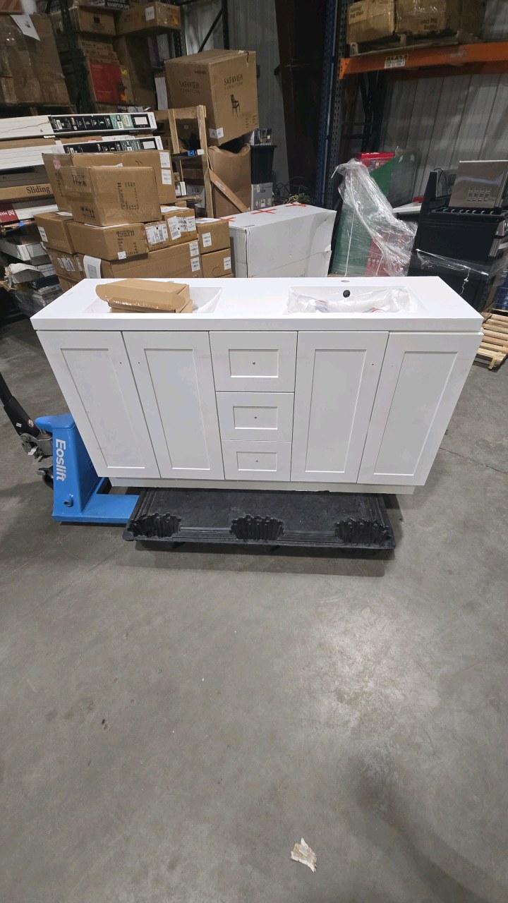 lot 35 image: 60 white vanity