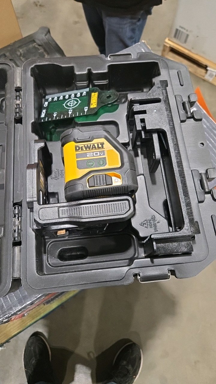 lot 69 image: DEWALT 20V Green Cross Line Laser Level (Tool-Only)