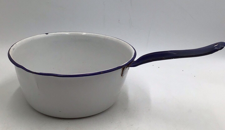 lot 10 image: Vintage White Enamel Saucepan with Blue Rim