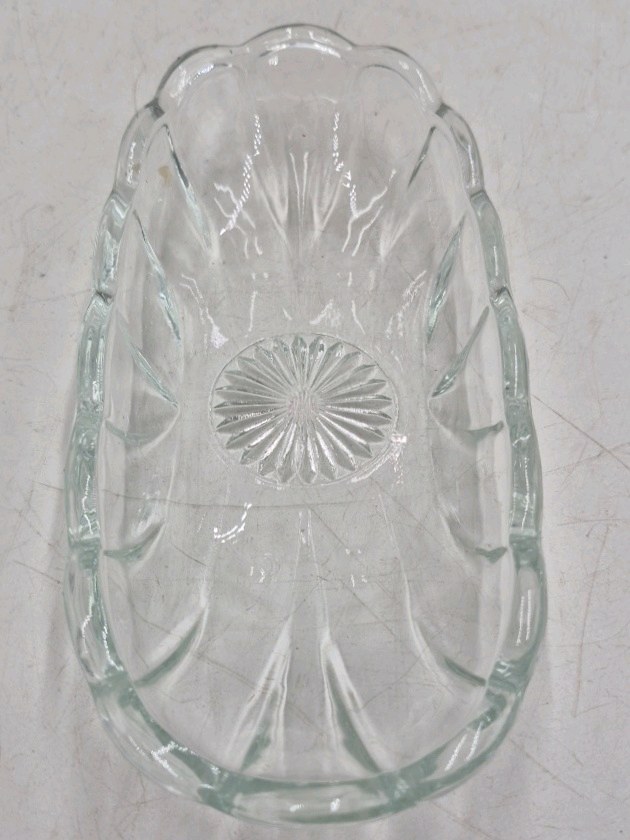 lot 110 image: Vintage Clear Glass Dish  Scalloped Oval with Floral Pressed Pattern