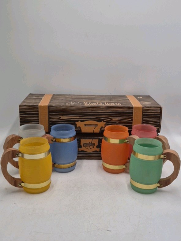 lot 120 image: Vintage Siesta Ware Glass Steins  Multi-Color with Wood Handles